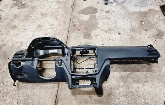 Mercedes-Benz C W204 Dashboard A2046803787