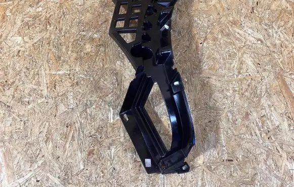 Front bumper mounting bracket
