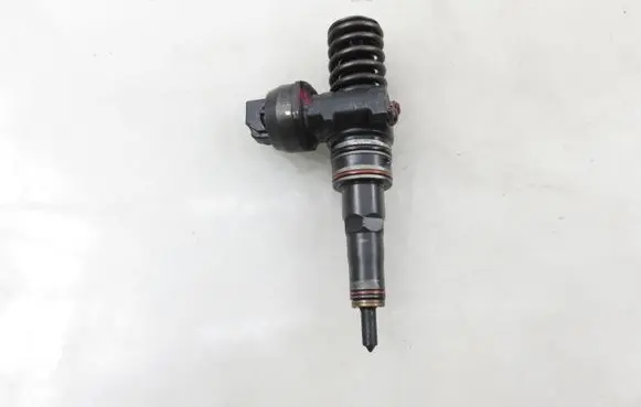 Volkswagen Sharan Fuel injector 0414720038 038130073AK