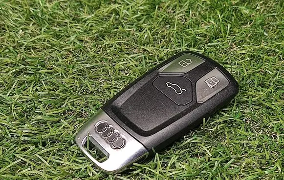 Audi A4 S4 B9 Ignition key/card 4M0959754AB