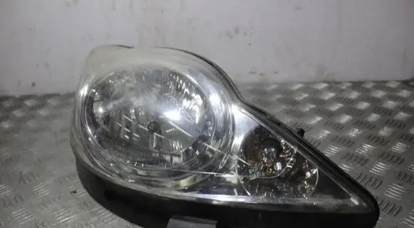 Peugeot 107 Headlight/headlamp