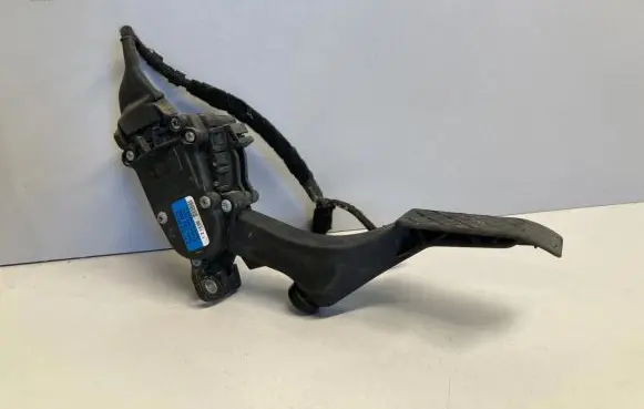 Volkswagen Transporter - Caravelle T5 Accelerator throttle pedal 7H1723503