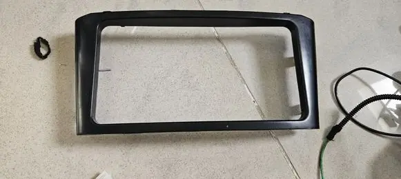 Toyota Avensis T250 Radio/GPS head unit trim 8517 B9000 B9010
