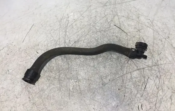 Coolant pipe/hose