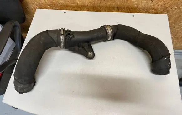 Audi A5 Sportback 8TA Intercooler hose/pipe 8K0145673E