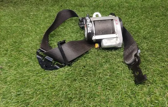 Opel Zafira C Front seatbelt 13394801 13392992 618834700