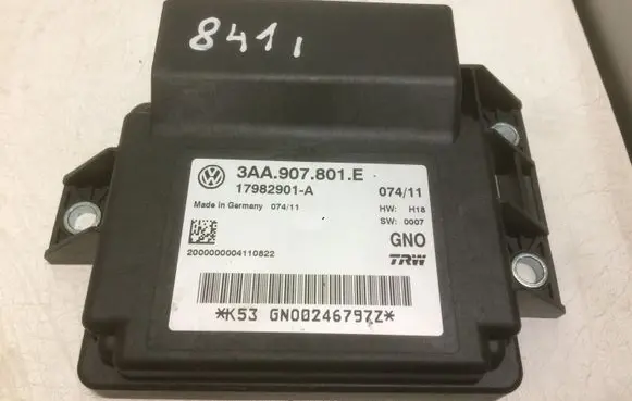 Volkswagen PASSAT B7 Hand brake control module 3AA907801E