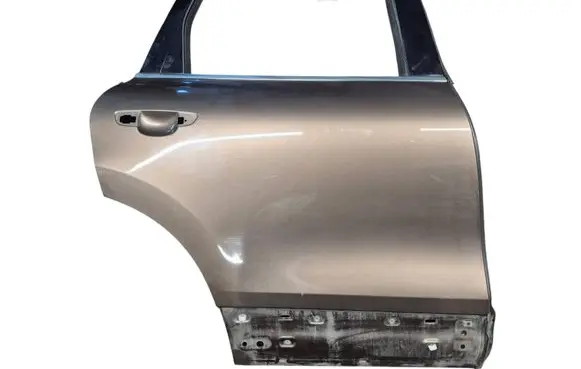 Volkswagen Touareg II Rear door 