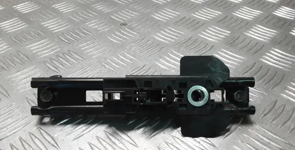 Volvo V40 Seat belt adjustment rail 16521700A