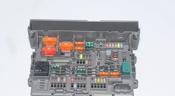 BMW 1 E82 E88 Fuse module 9119446