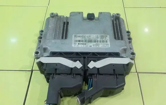 Ford Fiesta Engine control unit/module F1B112A650AJB