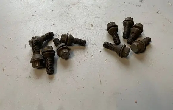 Mazda 5 Nuts/bolts 