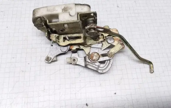 Mitsubishi Galant Rear door lock