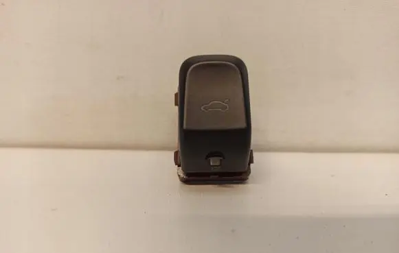 Audi A4 S4 B8 8K Tailgate opening switch 8K0959831