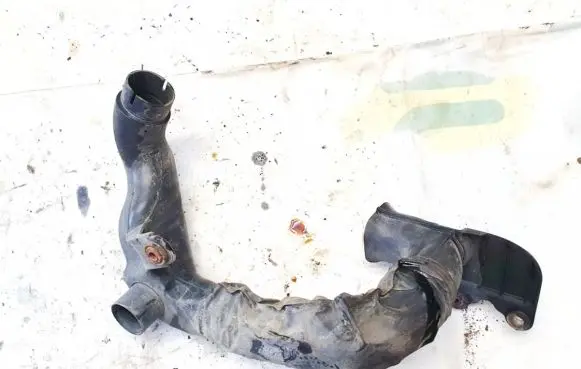 Air intake hose/pipe