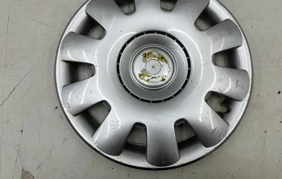 Volkswagen Golf IV R15 wheel hub/cap/trim 1J0601147P