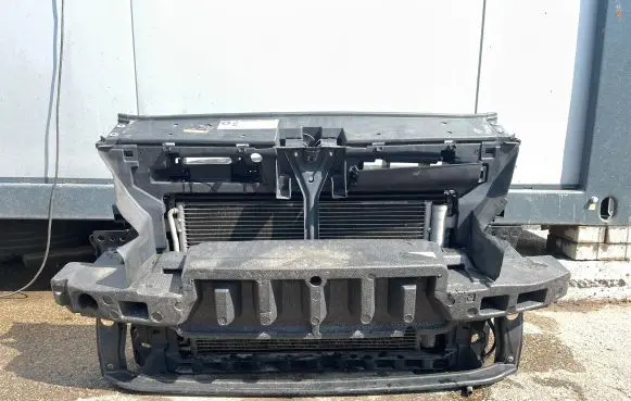 Volkswagen Touran II Radiator support slam panel