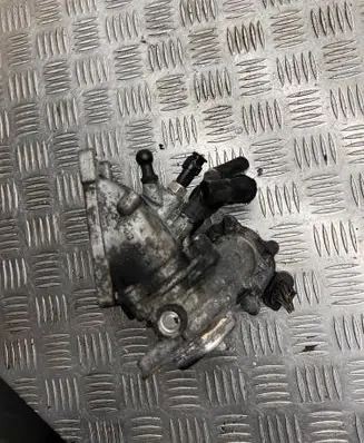 Volkswagen Jetta VI Throttle valve 04L128063aa V10101396