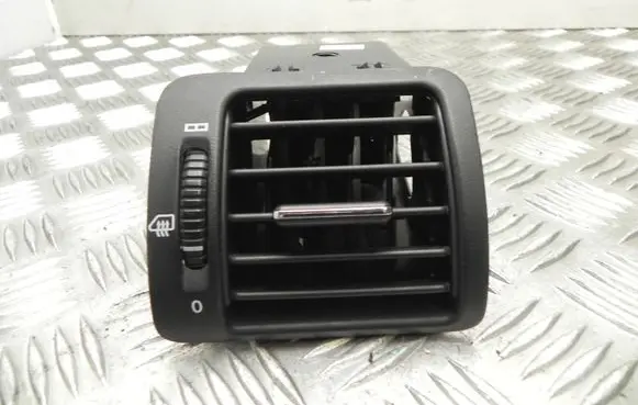 Mercedes-Benz ML W163 Rear air vent grill A1638300254 T6535
