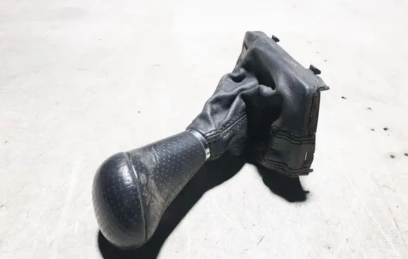 Audi Q7 4L Gear lever shifter trim leather/knob 4L2713139L