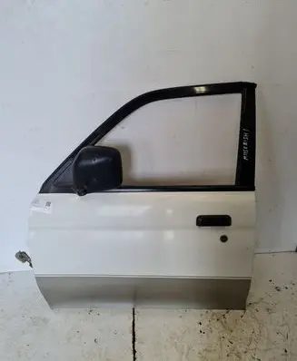 Mitsubishi Montero Front door