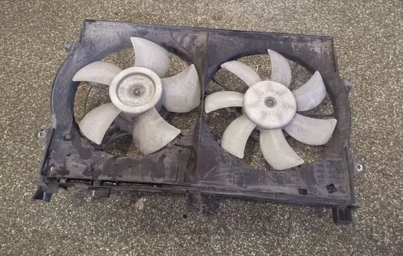 Toyota Corolla Verso AR10 Fan set 163630G050 163630G060
