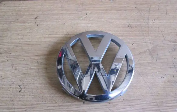Volkswagen Fox Manufacturer badge logo/emblem 5Z0853601B