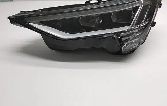 Audi e-tron Headlight/headlamp 4KE941039