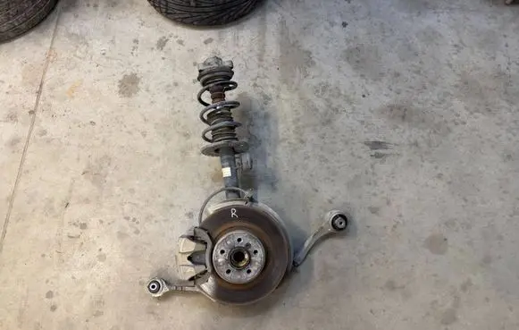 BMW X3 G01 Front wheel hub spindle knuckle 6882598 6871780 31316871780