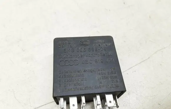 Audi A6 S6 C4 4A Other relay 5KG00656804