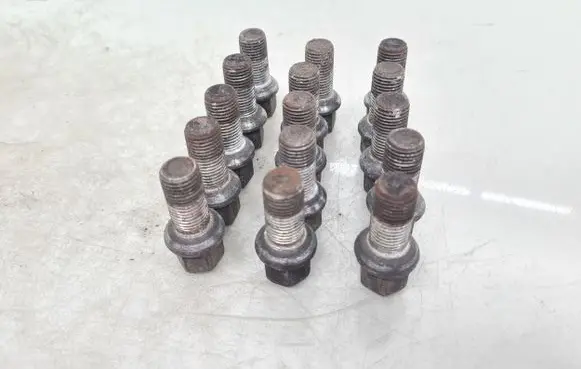 Audi A6 S6 C7 4G Nuts/bolts 