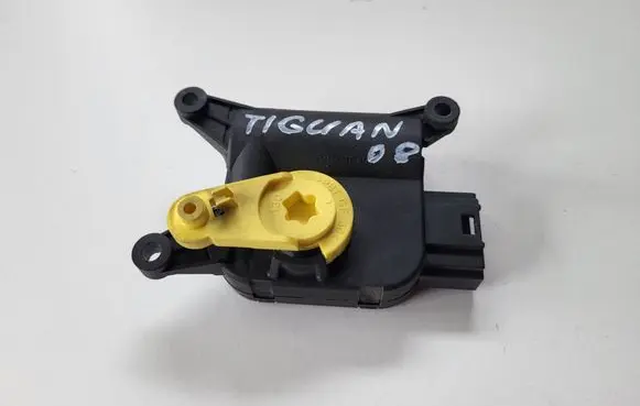 Volkswagen Tiguan A/C air flow flap actuator/motor 1K2907511C
