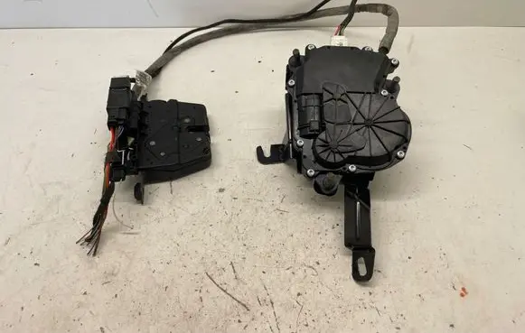 BMW 4 F36 Gran coupe Tailgate boot lock/latch motor UA726951609 E090137