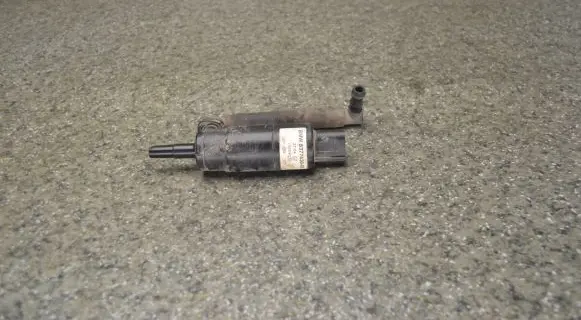 BMW 7 E65 E66 Headlight washer pump 837743003 8377430 13264010