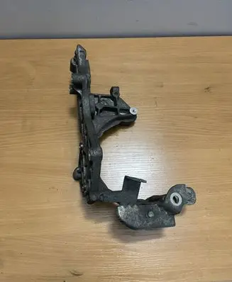 Iveco Daily 35 - 40.10 Generator/alternator bracket 5802166033