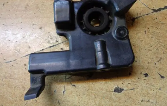 Renault Twingo III Radiator mount bracket 215143071R A4535041438