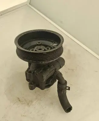 Volkswagen Golf IV Power steering pump 030145269A