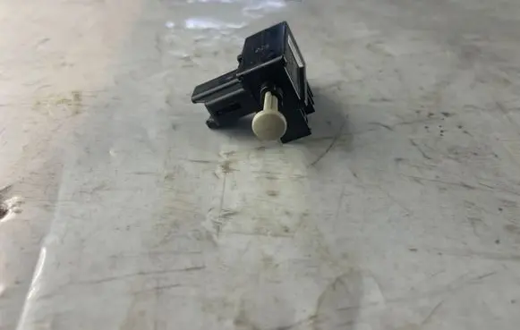 Clutch pedal sensor