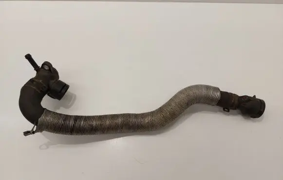Audi A3 S3 8P Engine coolant pipe/hose 06J121132D