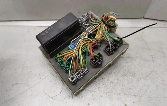 Ford Focus Fuse module 98AG14A073CG