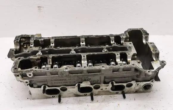 Mercedes-Benz E W212 Engine head 