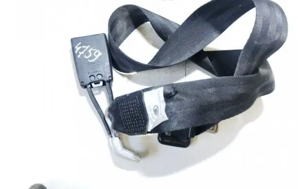 Skoda Octavia Mk1 (1U) Middle seatbelt (rear) 1u0857487