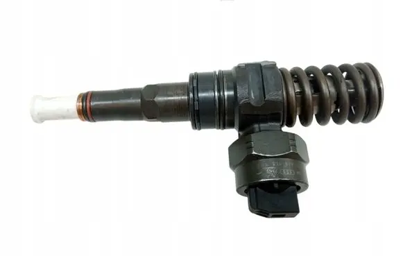 Volkswagen Golf IV Fuel injector 038130073J