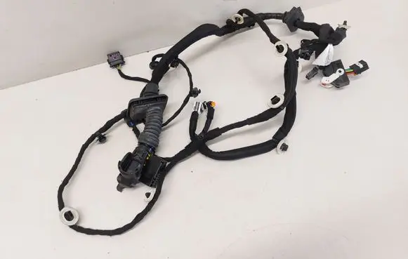 Opel Astra L Front door wiring loom 