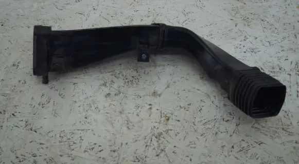 Audi R8 42 Air intake hose/pipe 420129528