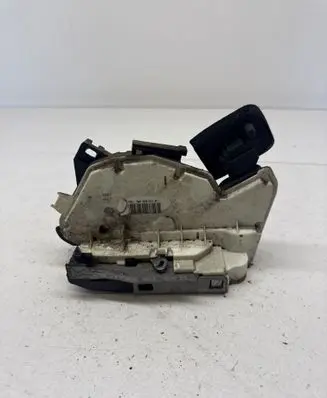 Seat Leon (5F) Rear door lock 5K4839015AF
