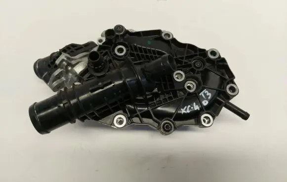 Volvo XC40 Water pump 32208947