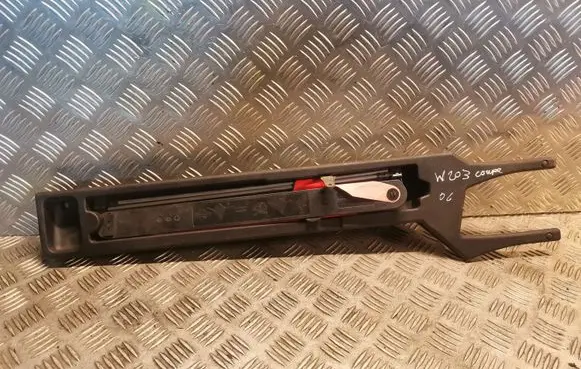 Mercedes-Benz C W203 Tool box 2038900514