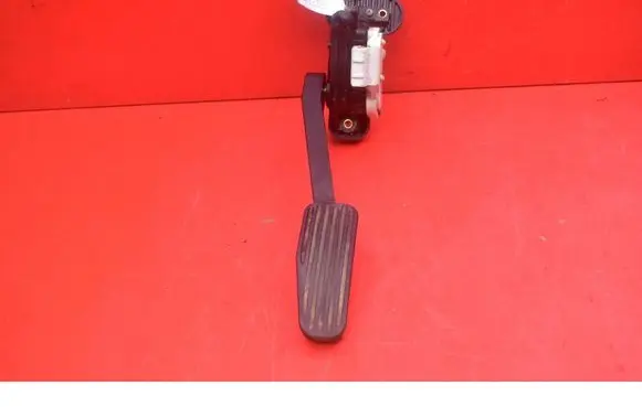 Volvo S60 Accelerator throttle pedal 30636003