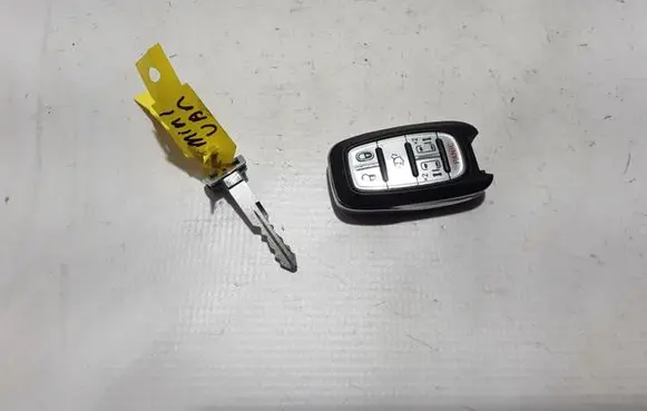 Chrysler Pacifica Ignition key/card 68241532AC